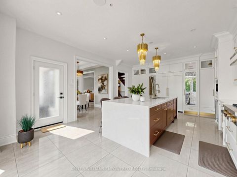 Photo 6 at 75 Rachelle Court, Kleinburg, Vaughan