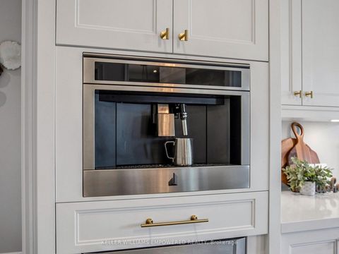 Photo 7 at 75 Rachelle Court, Kleinburg, Vaughan