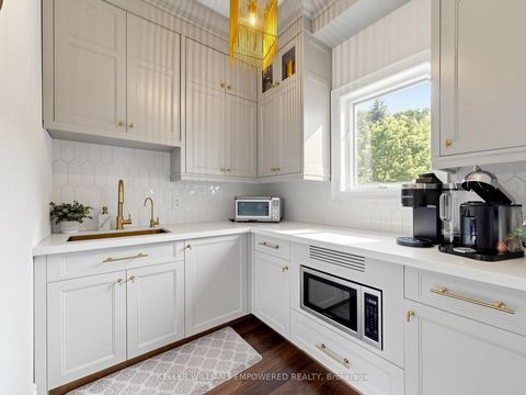 Photo 8 at 75 Rachelle Court, Kleinburg, Vaughan