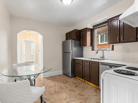 Photo 11 at 38 Ypres Road, Eglinton West, Toronto