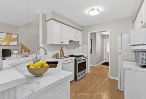Photo 10 at 120 Woodroof Crescent, Bayview Wellington, Aurora