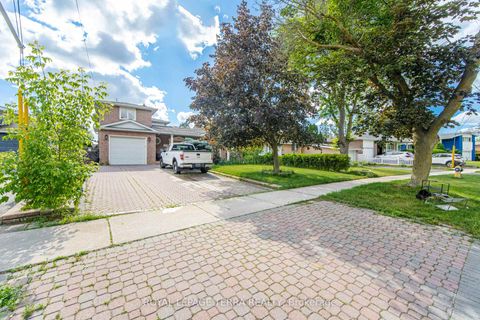 Photo 2 at 122 Verobeach Boulevard, Humbermede, Toronto