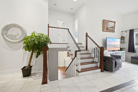 Photo 17 at 122 Verobeach Boulevard, Humbermede, Toronto