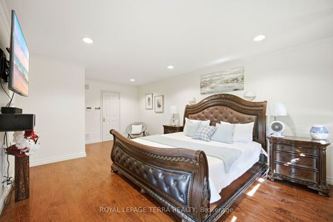 Photo 20 at 122 Verobeach Boulevard, Humbermede, Toronto