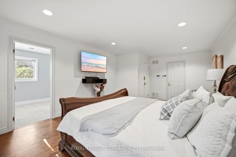 Photo 21 at 122 Verobeach Boulevard, Humbermede, Toronto