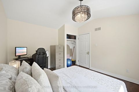 Photo 28 at 122 Verobeach Boulevard, Humbermede, Toronto