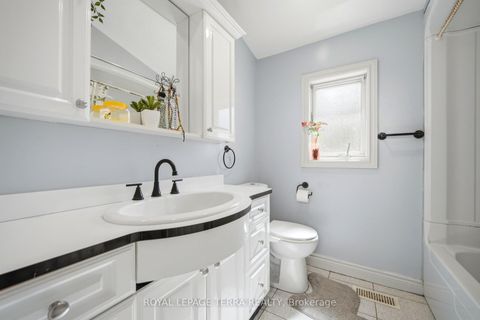 Photo 29 at 122 Verobeach Boulevard, Humbermede, Toronto