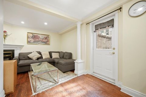 Photo 30 at 122 Verobeach Boulevard, Humbermede, Toronto