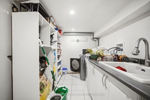 Photo 35 at 122 Verobeach Boulevard, Humbermede, Toronto