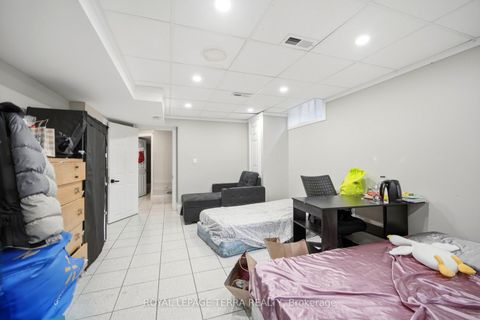 Photo 36 at 122 Verobeach Boulevard, Humbermede, Toronto