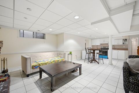 Photo 39 at 122 Verobeach Boulevard, Humbermede, Toronto