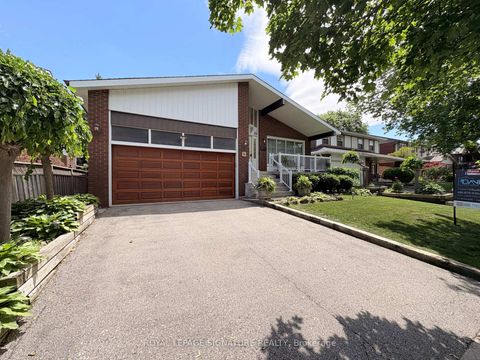 Photo 2 at 6 Kelvinway Drive, L'Amoreaux, Toronto