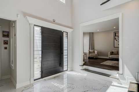 Photo 1 at 399 Tareyton Road, Mill Pond, Richmond Hill