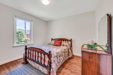 Photo 16 at 3 Avery Avenue, Markland Wood, Toronto