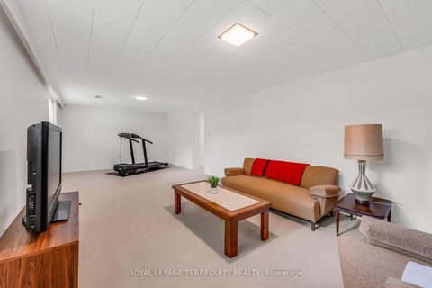 Photo 24 at 3 Avery Avenue, Markland Wood, Toronto