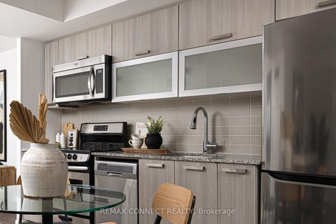 Photo 14 at 923 - 68 Abell Street, Little Portugal, Toronto