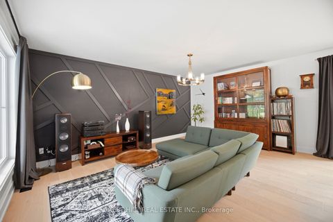 Photo 4 at 20 Silverhill Drive, City Centre West, Toronto