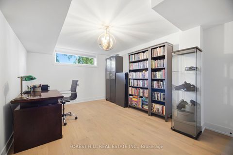 Photo 25 at 20 Silverhill Drive, City Centre West, Toronto