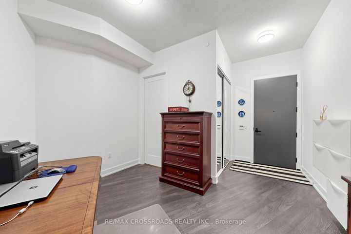 Photo 5 at 534 - 25 Adra Grado Way, Bayview Village, Toronto