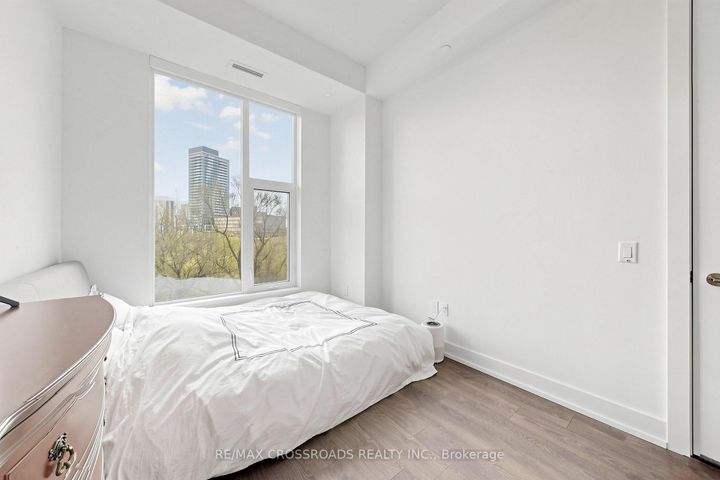 Photo 13 at 534 - 25 Adra Grado Way, Bayview Village, Toronto