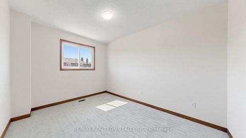 Photo 36 at 328 Goldhawk Trail, Milliken, Toronto