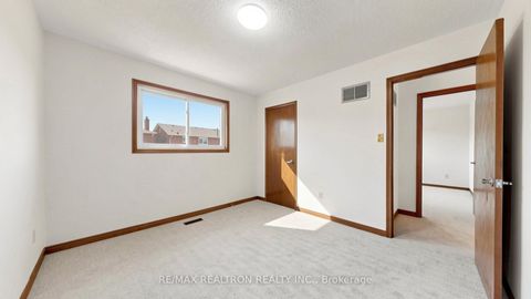 Photo 37 at 328 Goldhawk Trail, Milliken, Toronto