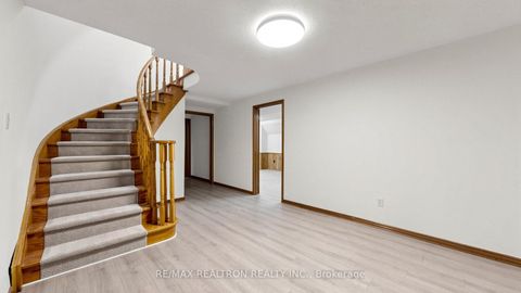 Photo 40 at 328 Goldhawk Trail, Milliken, Toronto