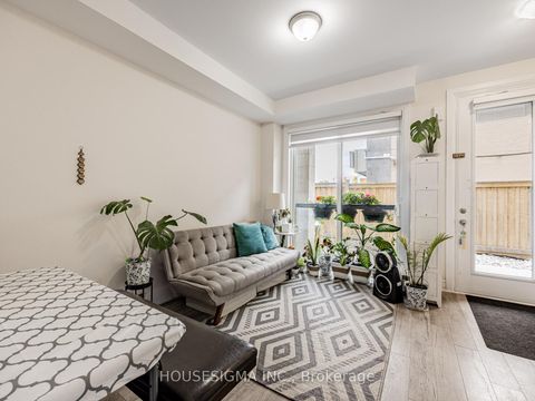 Photo 4 at 5 - 713 Lawrence Avenue W, Glen Park, Toronto