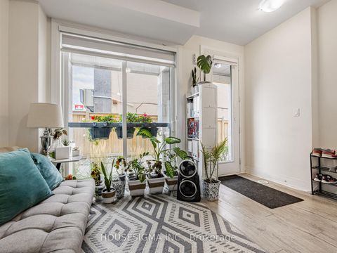 Photo 5 at 5 - 713 Lawrence Avenue W, Glen Park, Toronto