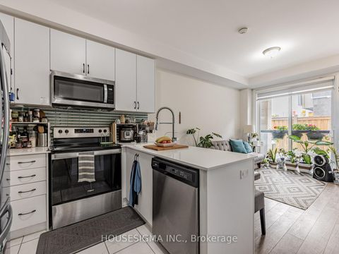Photo 16 at 5 - 713 Lawrence Avenue W, Glen Park, Toronto