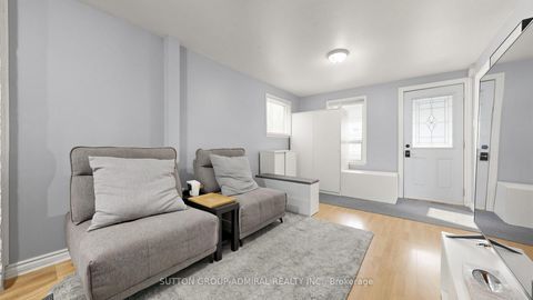 Photo 5 at 75 Rockcliffe Boulevard, Smythe, Toronto