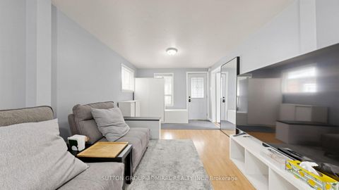 Photo 6 at 75 Rockcliffe Boulevard, Smythe, Toronto