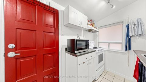 Photo 10 at 75 Rockcliffe Boulevard, Smythe, Toronto
