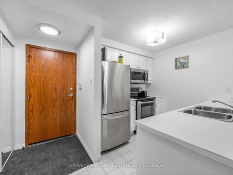 Photo 4 at 705 - 10 Yonge Street, Waterfront Communities C1, Toronto