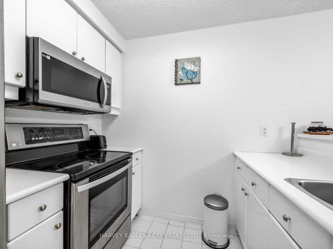 Photo 8 at 705 - 10 Yonge Street, Waterfront Communities C1, Toronto