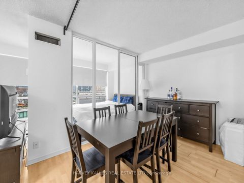 Photo 13 at 705 - 10 Yonge Street, Waterfront Communities C1, Toronto