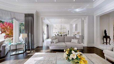 Photo 10 at 101 Forest Heights Boulevard, Windfields, Toronto