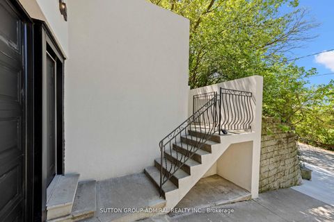 Photo 3 at 35 Beechwood Drive, Broadview North, Toronto