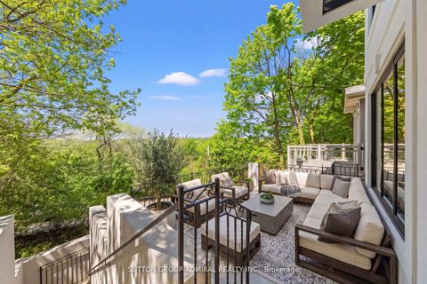 Photo 5 at 35 Beechwood Drive, Broadview North, Toronto