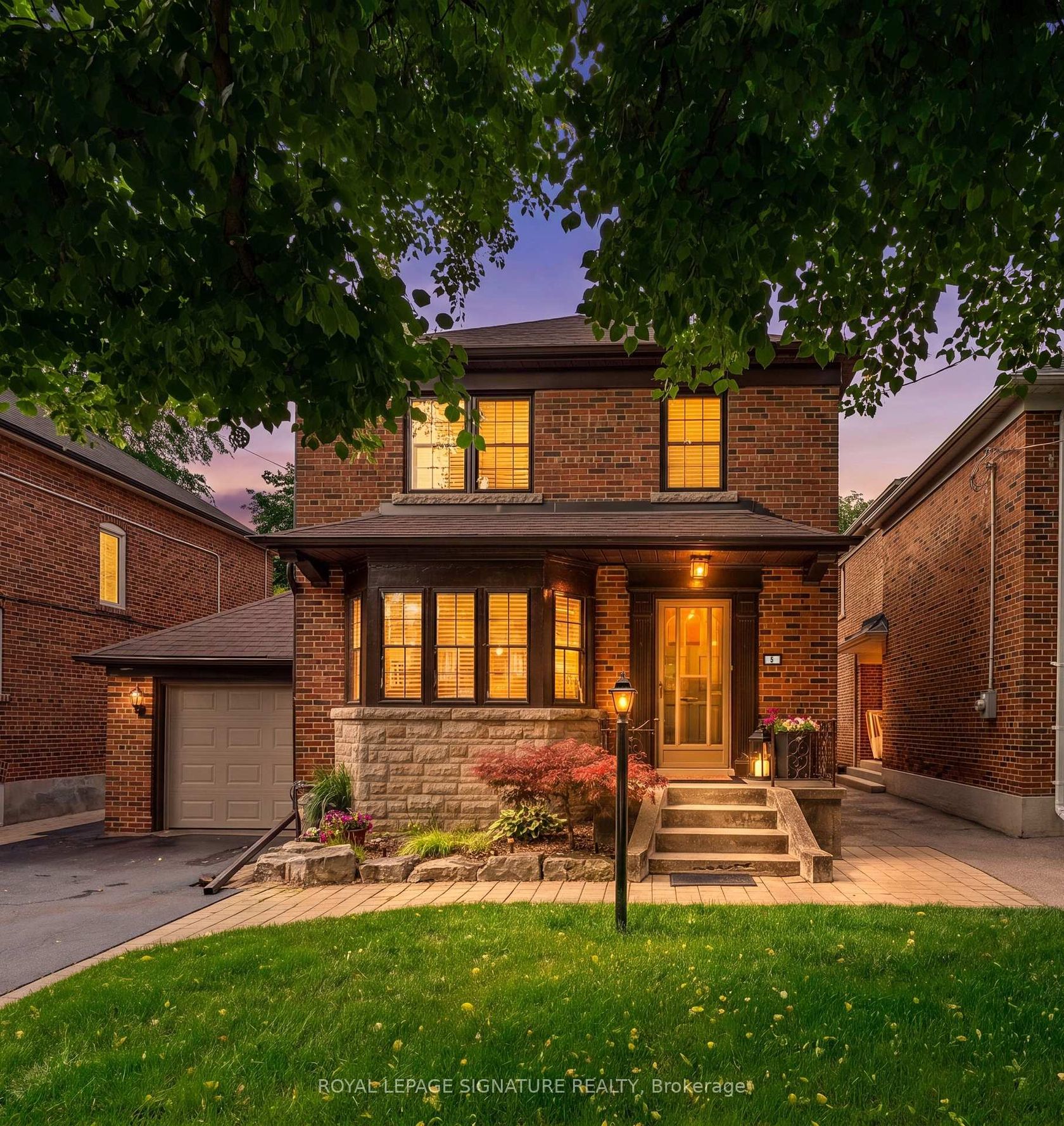 5 Armour Boulevard, Nortown, Toronto 