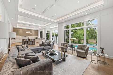 Photo 10 at 15 Sulgrave Crescent, Windfields, Toronto