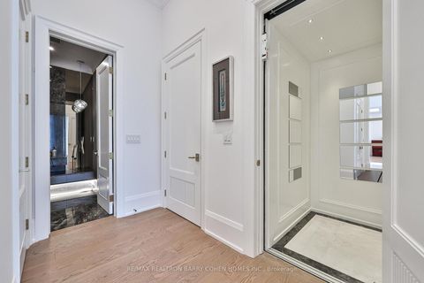 Photo 18 at 15 Sulgrave Crescent, Windfields, Toronto