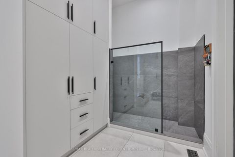 Photo 21 at 15 Sulgrave Crescent, Windfields, Toronto