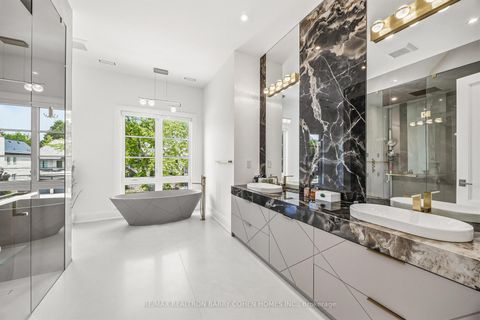 Photo 28 at 15 Sulgrave Crescent, Windfields, Toronto
