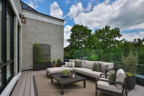 Photo 30 at 15 Sulgrave Crescent, Windfields, Toronto