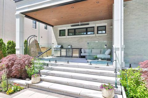 Photo 32 at 15 Sulgrave Crescent, Windfields, Toronto