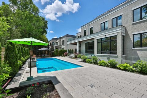 Photo 33 at 15 Sulgrave Crescent, Windfields, Toronto