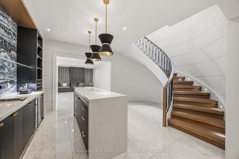 Photo 36 at 15 Sulgrave Crescent, Windfields, Toronto