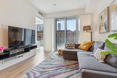 Photo 1 at 325 - 158 Front Street E, Moss Park, Toronto