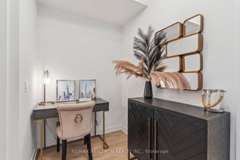 Photo 4 at 325 - 158 Front Street E, Moss Park, Toronto